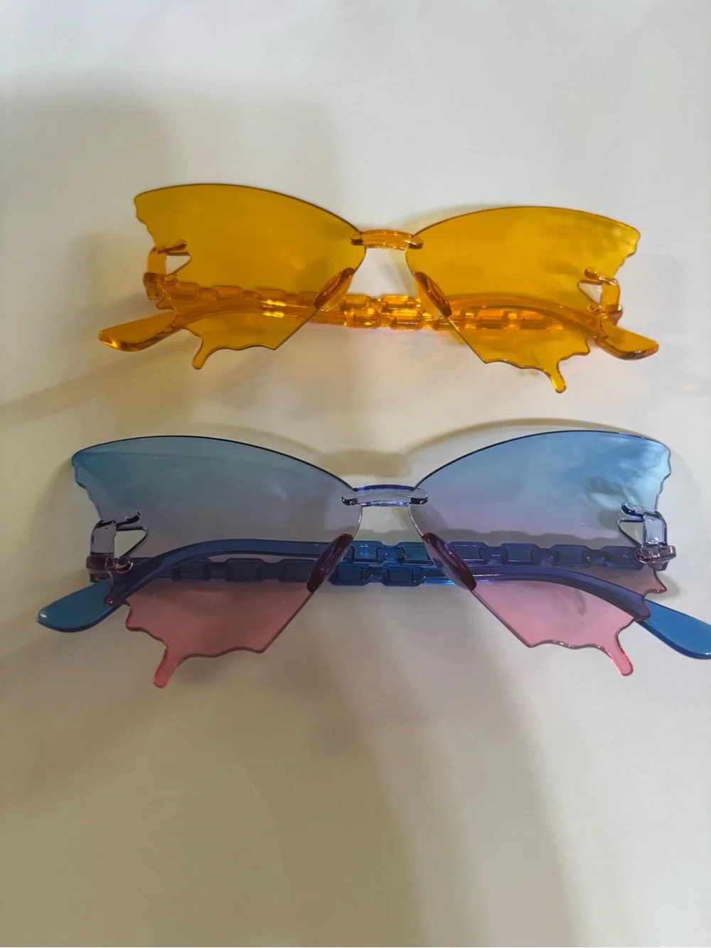 Butterfly Rimless Sunglasses - Amber and Iridescent Pink-Blue